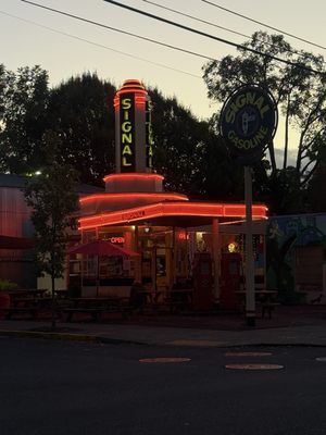 Signal Station Pizza by null