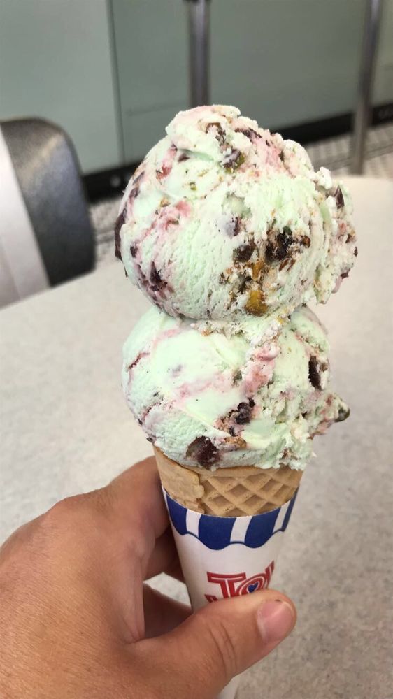 ROYALE CROWN HOMEMADE ICE CREAM AND GRILLE 88 Photos & 97 Reviews