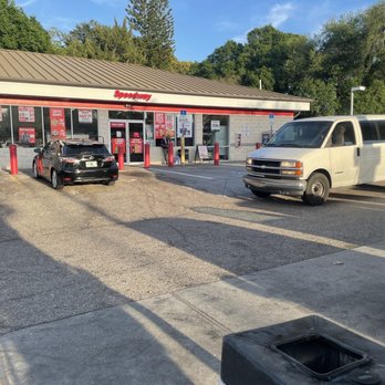 Speedway - cars parked in front of a gas station - Gas Stations Near Me - Sarasota, Florida Speedway - cars parked in front of a gas station - Gas Stations Near Me - Sarasota, Florida