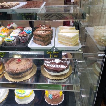 G Dab's Sweet Treats - Cakes ready for purchase - Bakeries Near Me - Boardman, Ohio