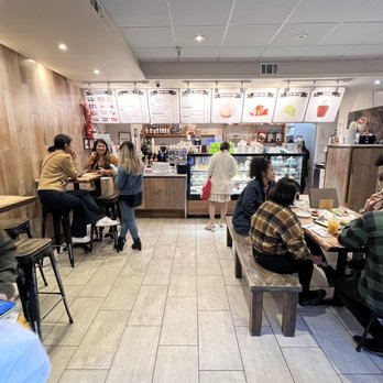 A La Mousse - Inside - Desserts Near Me - Philadelphia, Pennsylvania