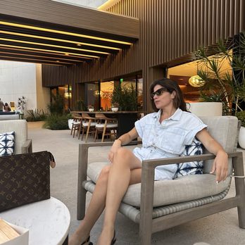 VIEW Restaurant & Lounge - Lounges Near Me - Newport Beach, California