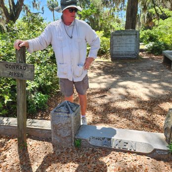 Savannah Bonaventure Dash Tours - Tim, the owner of Dash Tours, and our Bonaventure Cemetery expert guide. He is a master at his craft! - Tours Near Me - Savannah, Georgia Savannah Bonaventure Dash Tours - Tim, the owner of Dash Tours, and our Bonaventure Cemetery expert guide. He is a master at his craft! - Tours Near Me - Savannah, Georgia
