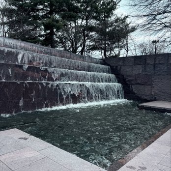 Franklin Delano Roosevelt Memorial - Water that falls - Landmarks & Historical Buildings Near Me - Washington, DC, District of Columbia