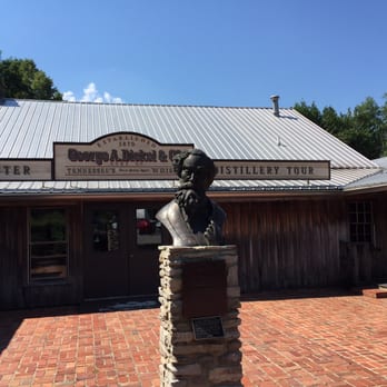 George Dickel - Sippin' room - Distilleries Near Me - Tullahoma, Tennessee George Dickel - Sippin' room - Distilleries Near Me - Tullahoma, Tennessee