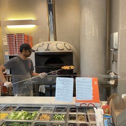 Pi Co - Pizza being served