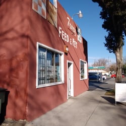 Tracy Feed & Pet