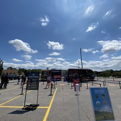 Harvey’s RV - Store front