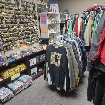 HWY 102 FLEA MARKET - Updated February 2026 - 17 Photos - 1225 W