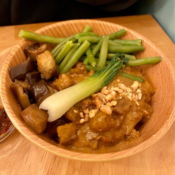 BOBI - Filipino Food - Kare Kare - Filipino Near Me - Paris, 01 BOBI - Filipino Food - Kare Kare - Filipino Near Me - Paris, 01