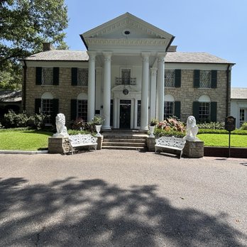 Graceland - Graceland Mansion - Museums Near Me - Memphis, Tennessee Graceland - Graceland Mansion - Museums Near Me - Memphis, Tennessee