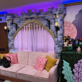 Fairytale Facials - Waiting area - Skin Care Near Me - Garden Grove, California Fairytale Facials - Waiting area - Skin Care Near Me - Garden Grove, California