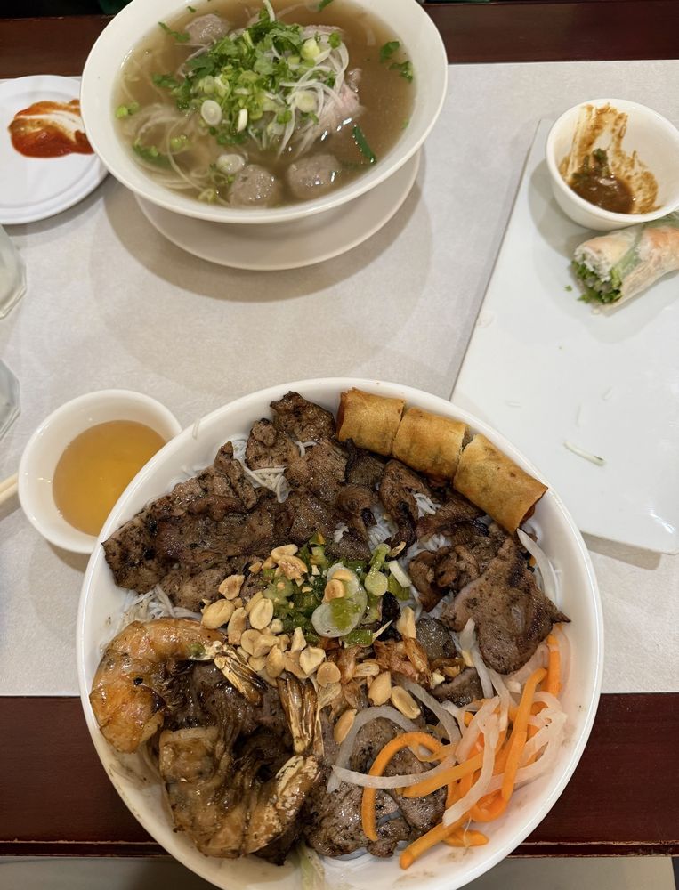 Pho Huyn 69 Logo