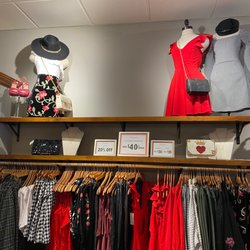 Francesca's - Holiday