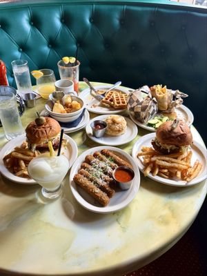 The Quarter Club by null