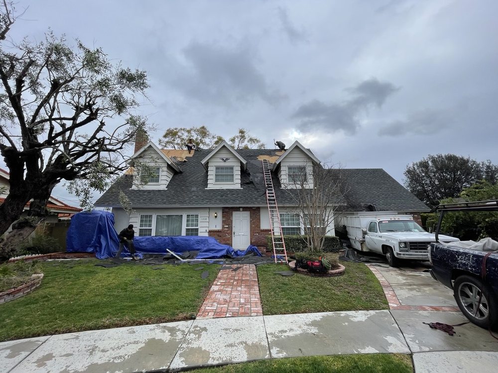 Slide of Tru Roofing