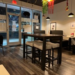 Terrific Thai restaurant in the corner of an Orlando-area strip mall. Reasonably priced and absolutely delicious!!