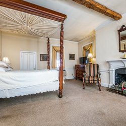Wayside Inn  - Jubal Early (Room #1) - This is perhaps the Inn's most historic & best room. A dozen or more Civil War Generals stayed in this room.