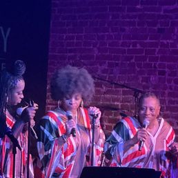 BLUE STRAWBERRY - Updated July 2025 - 58 Photos & 54 Reviews - 364 N ...