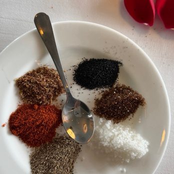 Bull & Bear - Salt & pepper tray - Steakhouses Near Me - Orlando, Florida
