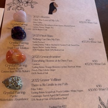 Ulloa Cellars - Wine and crystal pairing - Wine Tasting Room Near Me - Paso Robles, California