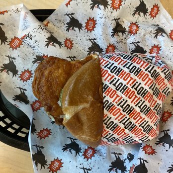 Howlin' Ray's - Chicken Sandwich (mild) - Southern Near Me - Pasadena, California Howlin' Ray's - Chicken Sandwich (mild) - Southern Near Me - Pasadena, California