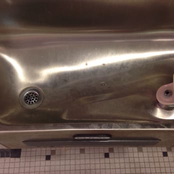LA Fitness - Water fountains in the pool area appear to have NEVER been cleaned. Said something to the manager, yet..Is this acceptable? - Gyms Near Me - Chicago, Illinois LA Fitness - Water fountains in the pool area appear to have NEVER been cleaned. Said something to the manager, yet..Is this acceptable? - Gyms Near Me - Chicago, Illinois