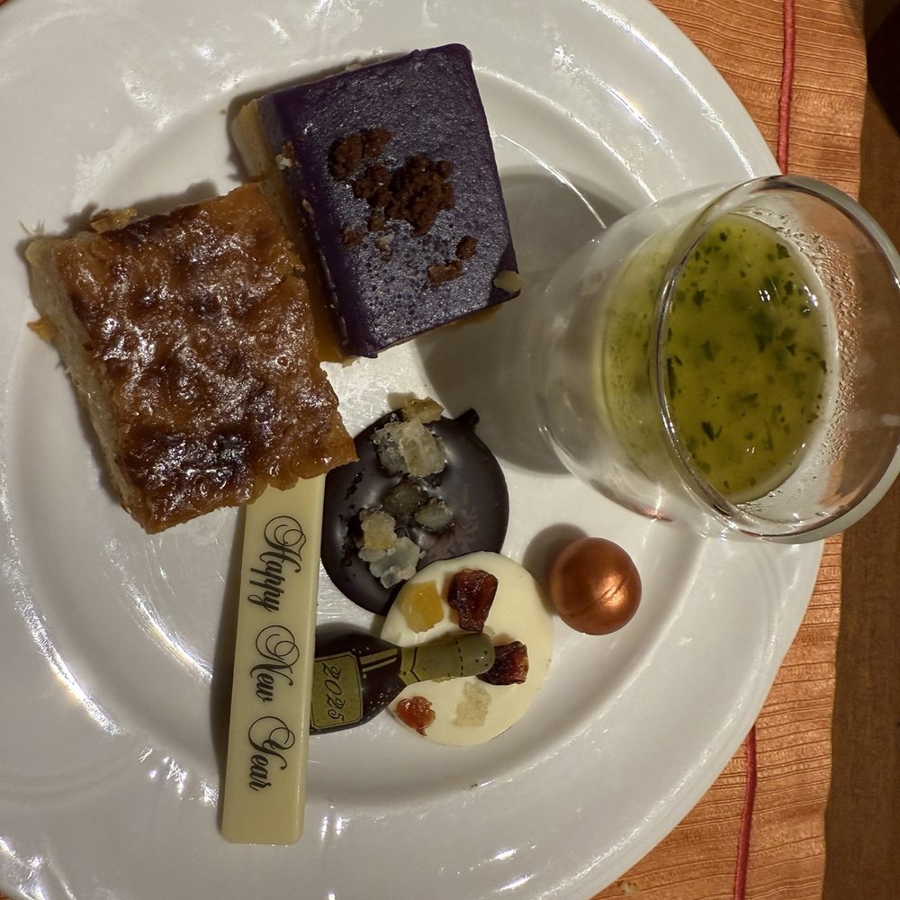 Circles - Great tasting bibingka, kakanin and some pretty NY chocolates - Buffets Near Me - Makati, NCR