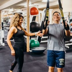 Gold's Gym - Personal Training