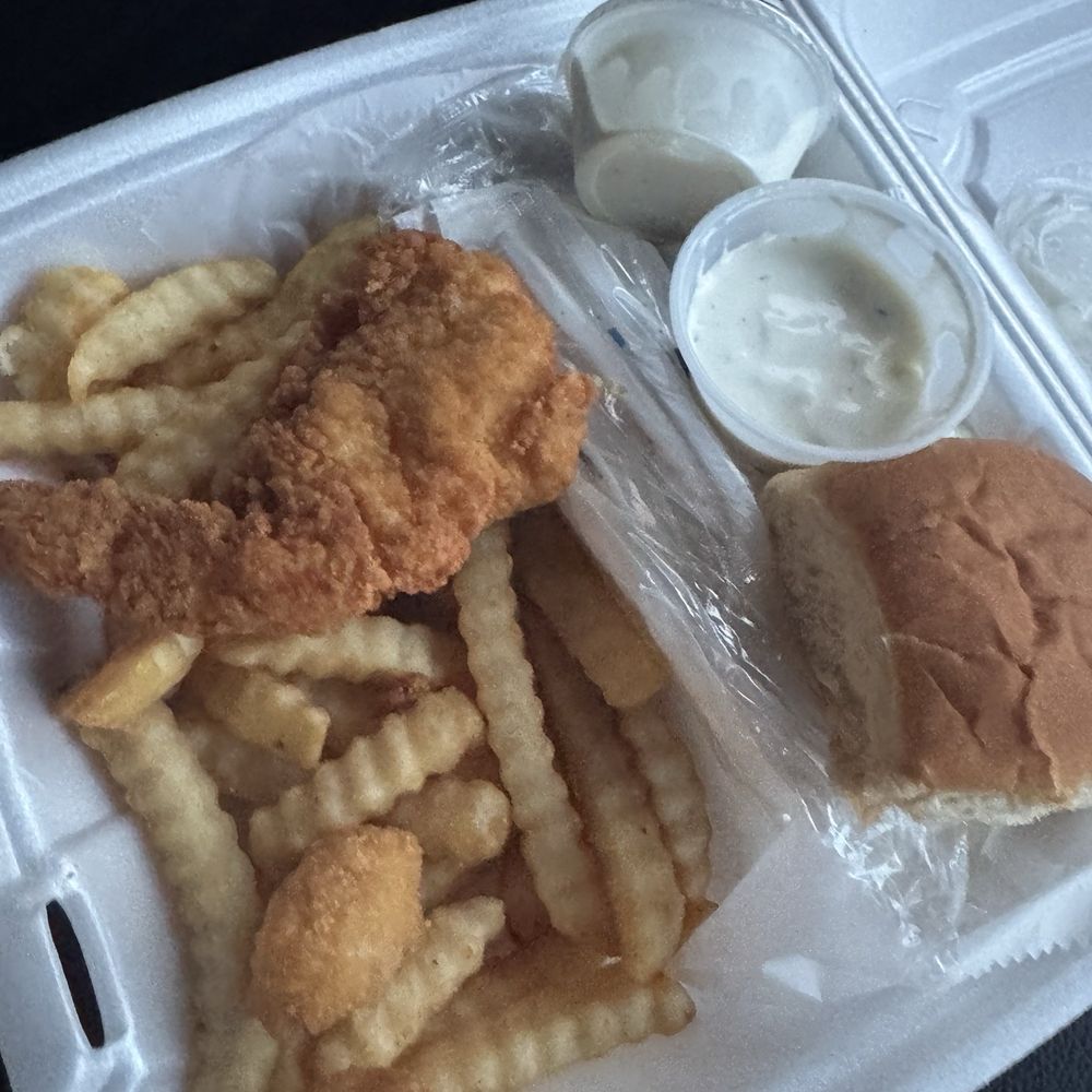 Paul's Drive-In - Chicken finger plate (had 3 strips) - Fast Food Near Me - Eton, Georgia Paul's Drive-In - Chicken finger plate (had 3 strips) - Fast Food Near Me - Eton, Georgia
