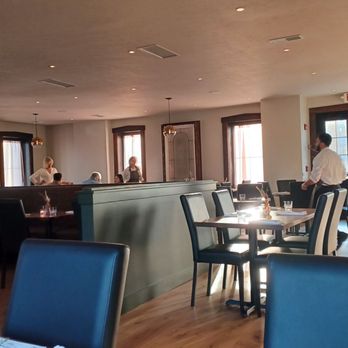 Freeland's Restaurant - New American Near Me - Carmel, Indiana