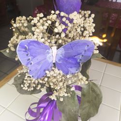 4 Ever Flowers - Beautiful preserved flowers that are over a year old and still hold on to the color and beauty.