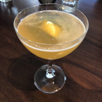 Guesthouse - French 75 at Guesthouse - Cocktail Bars Near Me - Kentfield, California