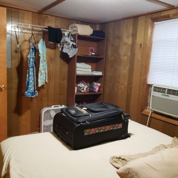 Lee's Grand Lake Resort - Cabin 9 bedroom (also bed in loft) - Resorts Near Me - Grove, Oklahoma Lee's Grand Lake Resort - Cabin 9 bedroom (also bed in loft) - Resorts Near Me - Grove, Oklahoma