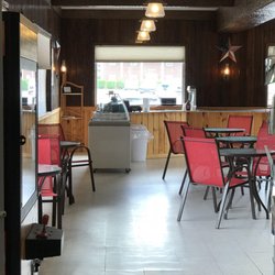 Yofreeze - Seating area