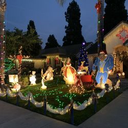 Gemini and Waverly Holiday Lights