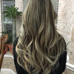 Emily did some magic and my blonde hair turns out super ashy and dimensional, exactly what I want! Emily did some magic and my blonde hair turns out super ashy and dimensional, exactly what I want!