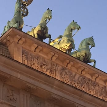 Brandenburger Tor - The beautiful Brandenburg Tor - Landmarks & Historical Buildings Near Me - Berlin, BE Brandenburger Tor - The beautiful Brandenburg Tor - Landmarks & Historical Buildings Near Me - Berlin, BE