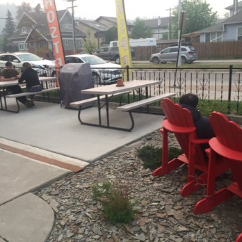 Jasper Downtown Hostel - Hostels Near Me - Jasper, Alberta