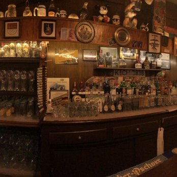 Laschet's Inn - Bar area - German Near Me - Chicago, Illinois