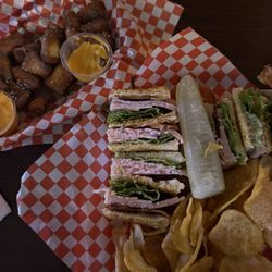 Barnacles Sports Bar - Turkey club, chips