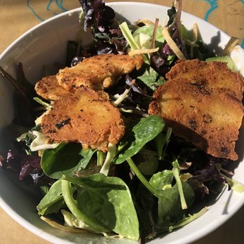 green Restaurant - Thee Fighting Artichoke Salad with blackened chick'n - Vegan Near Me - Phoenix, Arizona