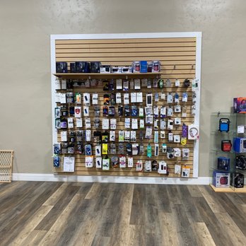 Lindsay Wireless - Inside of the store accessories - Mobile Phones Near Me - Lindsay, California Lindsay Wireless - Inside of the store accessories - Mobile Phones Near Me - Lindsay, California