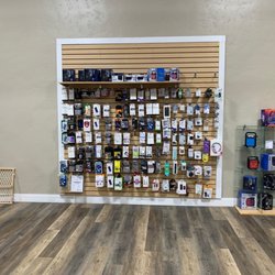Lindsay Wireless - Inside of the store accessories