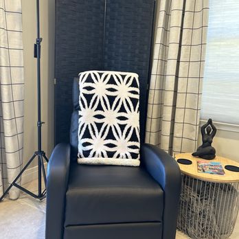 BLÜM IV Therapy & Aesthetics - My go to spot with cozy blanket - IV Hydration Near Me - Riverside, California BLÜM IV Therapy & Aesthetics - My go to spot with cozy blanket - IV Hydration Near Me - Riverside, California