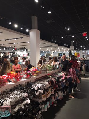 Forever 21 by null