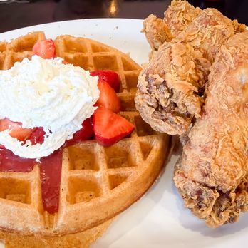 Jackie's Place - strawberry waffle and chicken wings - Soul Food Near Me - San Jose, California