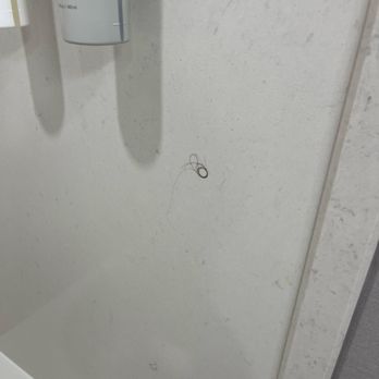 Hampton Inn & Suites Temecula - Hair on the bath tub wall. - Hotels Near Me - Temecula, California