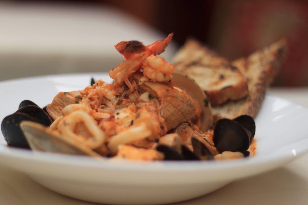 CREED’S SEAFOOD & STEAKS 346 Photos & 242 Reviews 499 N Gulph Rd