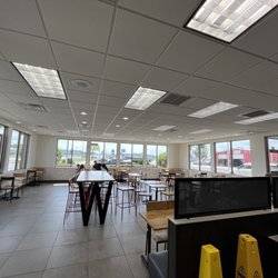 Wendy's - Dining area